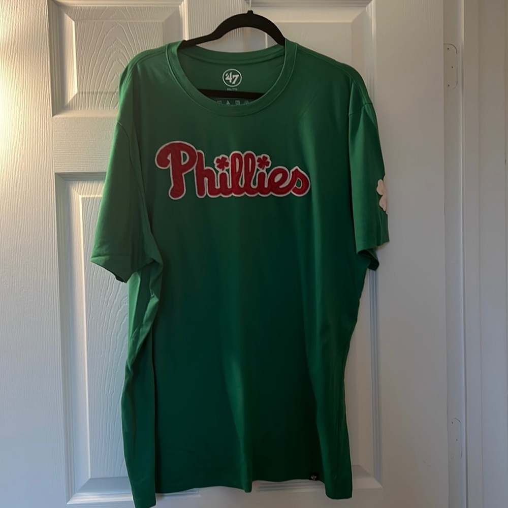 Men’s 47 Brand Philadelphia Phillies Embroidered Tee Size: XXL